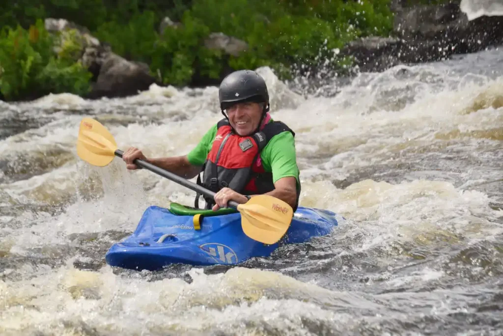 Adult-Beginner-Ottawa-Kayak-School-Wilderness-Tours-National-Whitewater-Park-Smiling