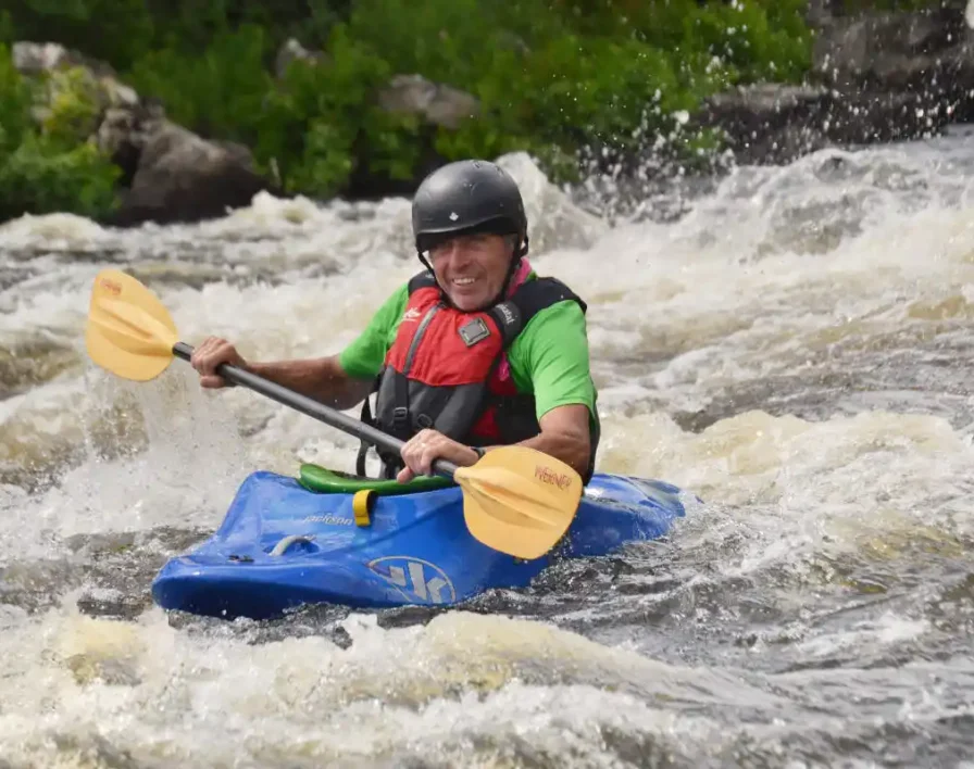 Adult-Beginner-Ottawa-Kayak-School-Wilderness-Tours-National-Whitewater-Park-Smiling